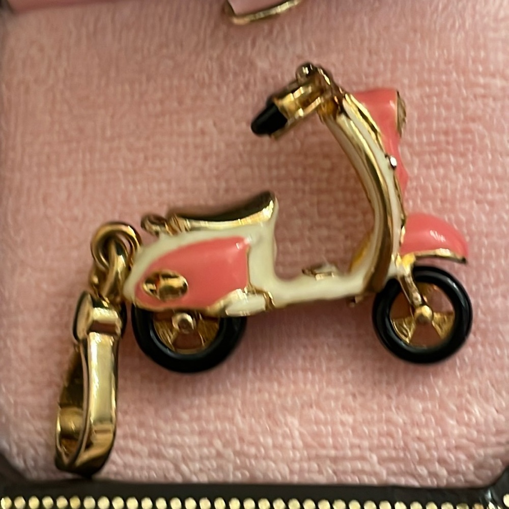 Juicy Couture dolce Vita scooter charm YJRU2197 NWT tagged box